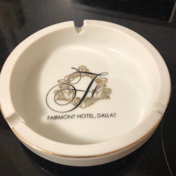 Vintage Fairmont Hotel Dallas Ceramic Ashtray - Picture 1 of 2